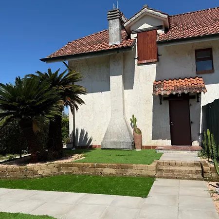 Emily House Montignoso